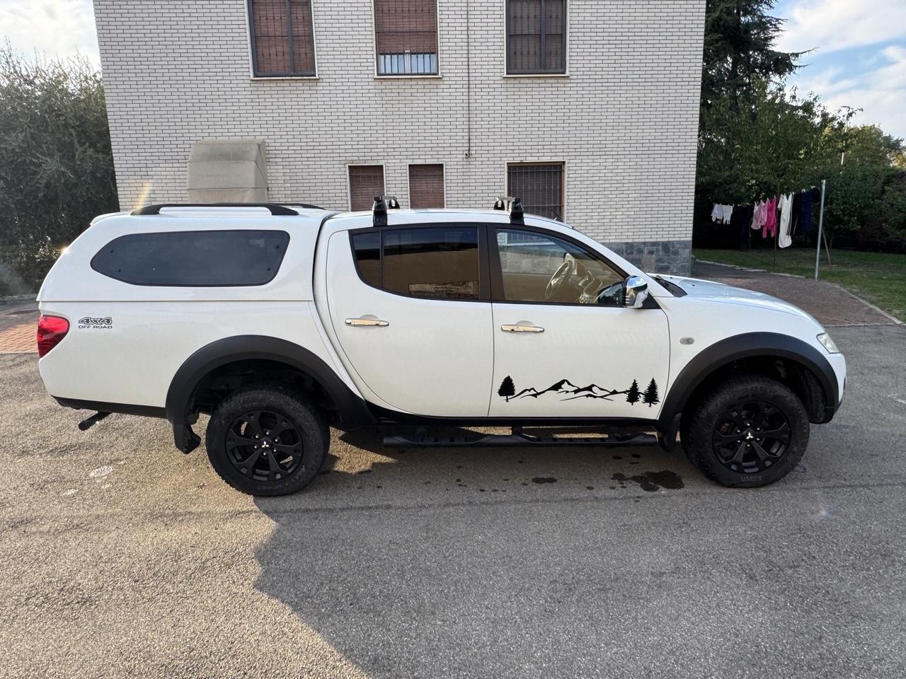 Mitsubishi L200 2.5 DI-D/178CV DC Intense Plus