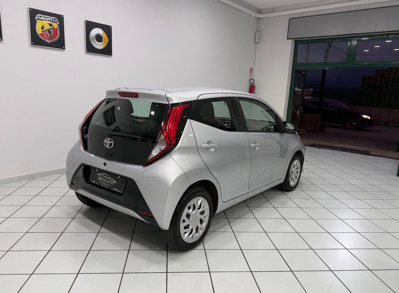 Toyota Aygo 1.0 VVT-i 72 CV 5 porte x-business