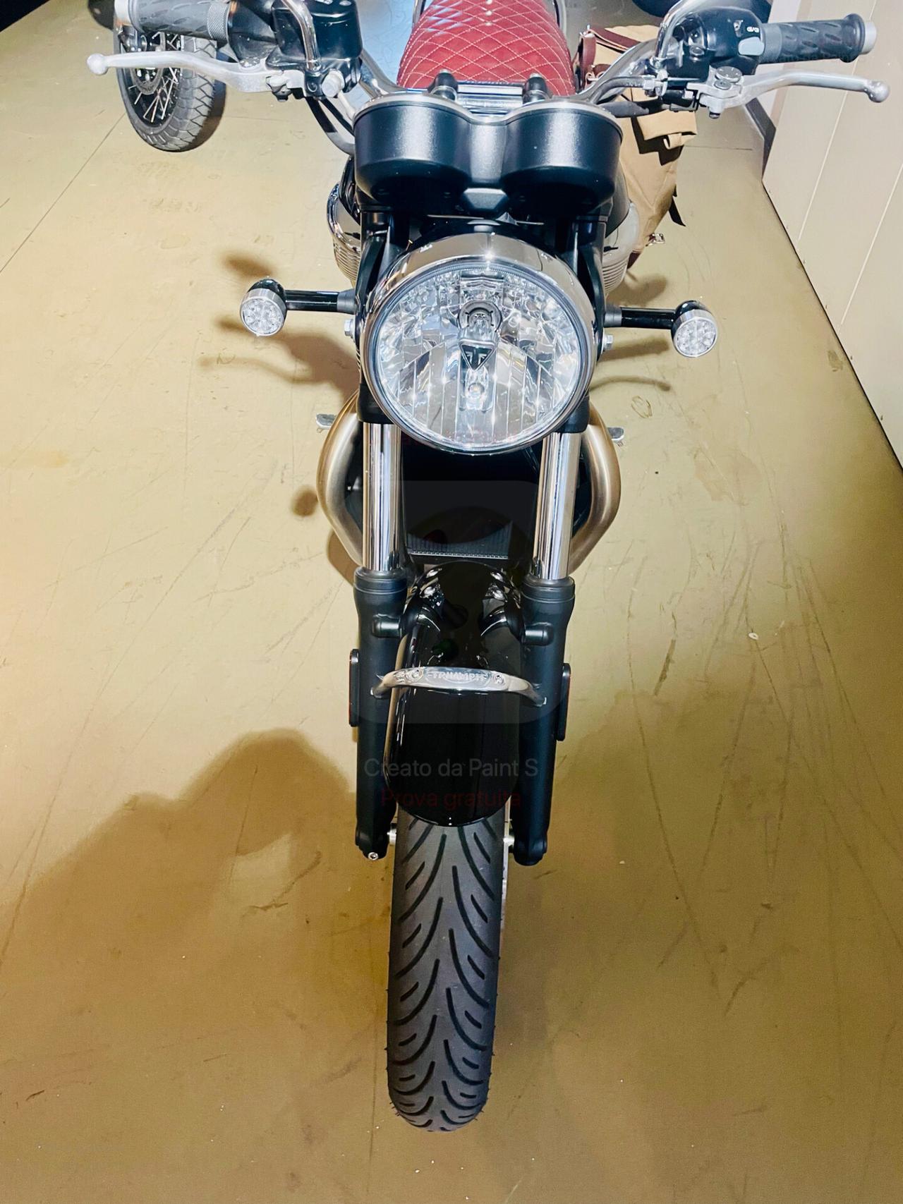 Triumph Bonneville T100 Chrome Edition