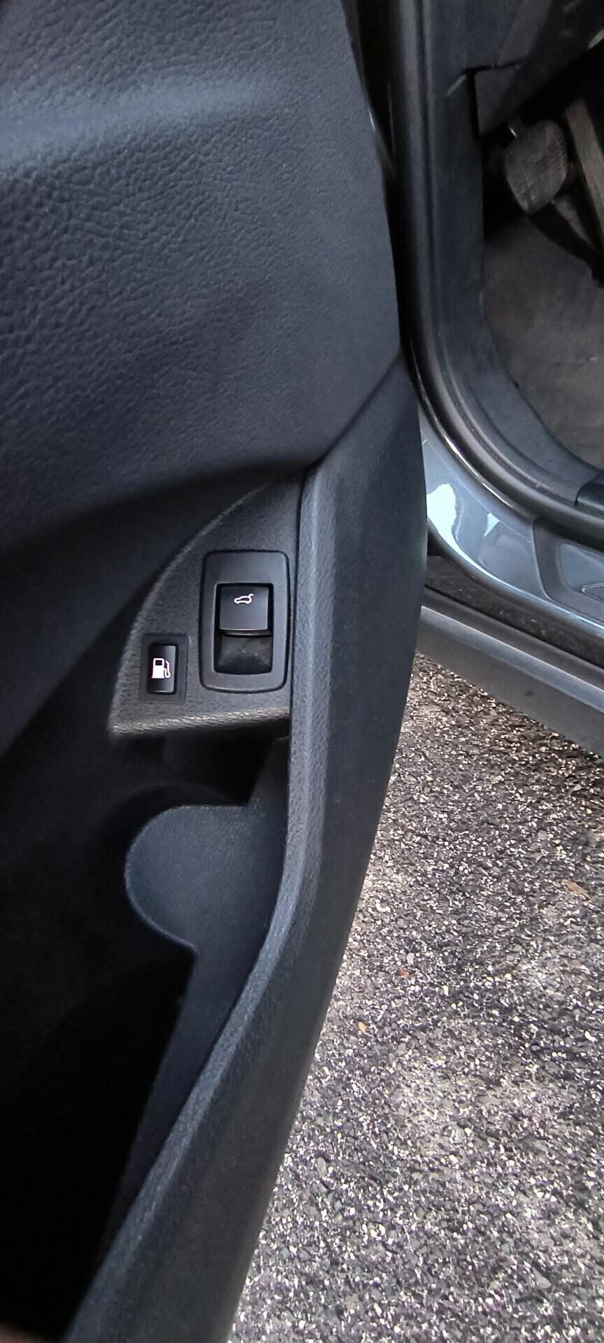 BMW X1 auto incidentata