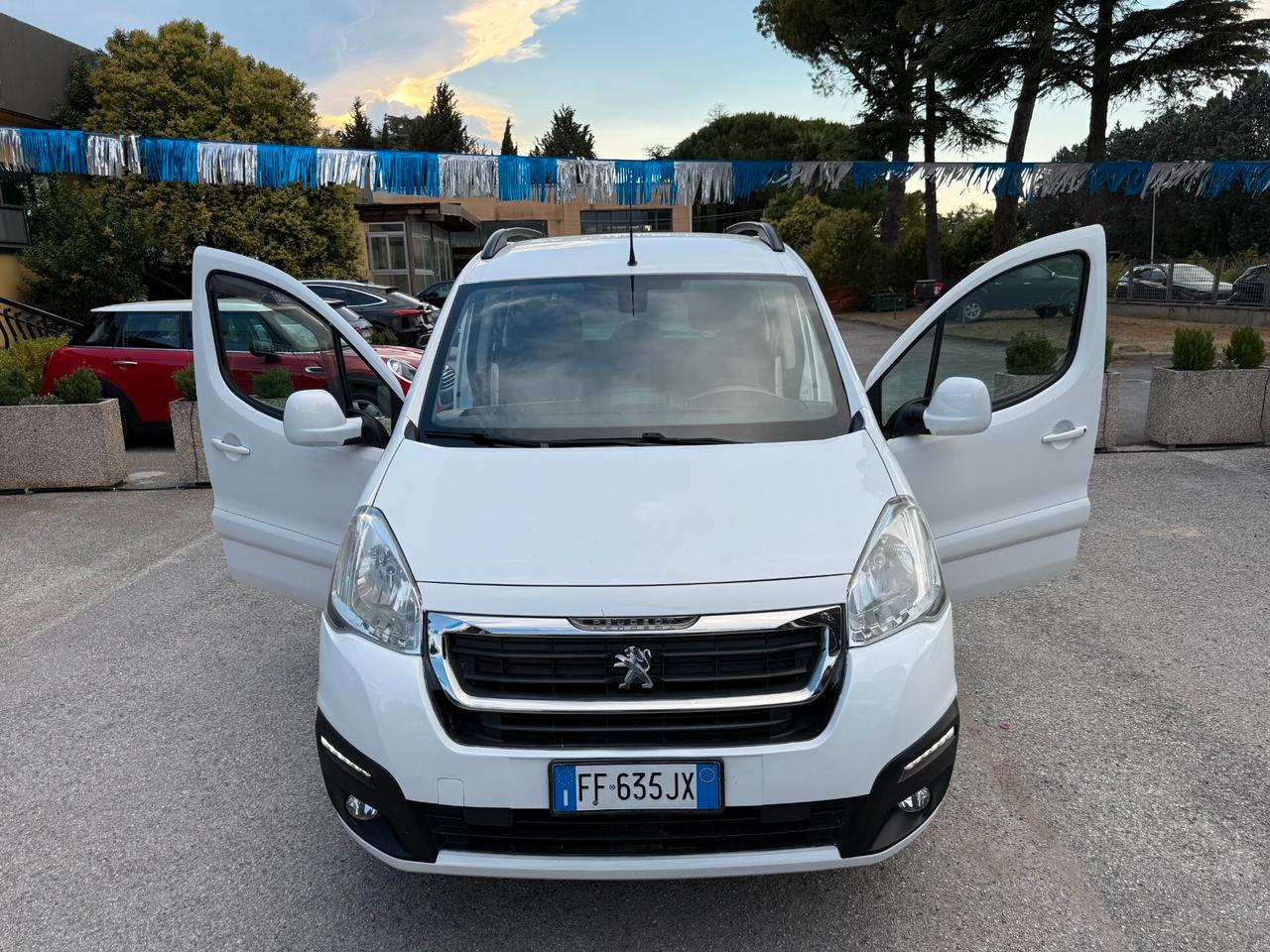 "5 POSTI" Peugeot Partner Tepee BlueHdi