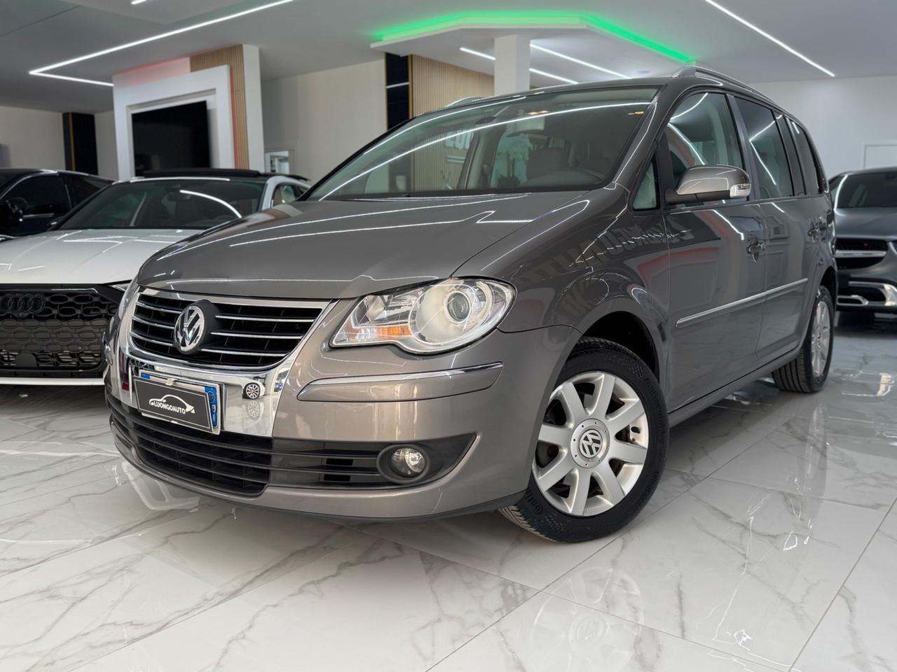 Volkswagen Touran 2.0 F DSG Highline