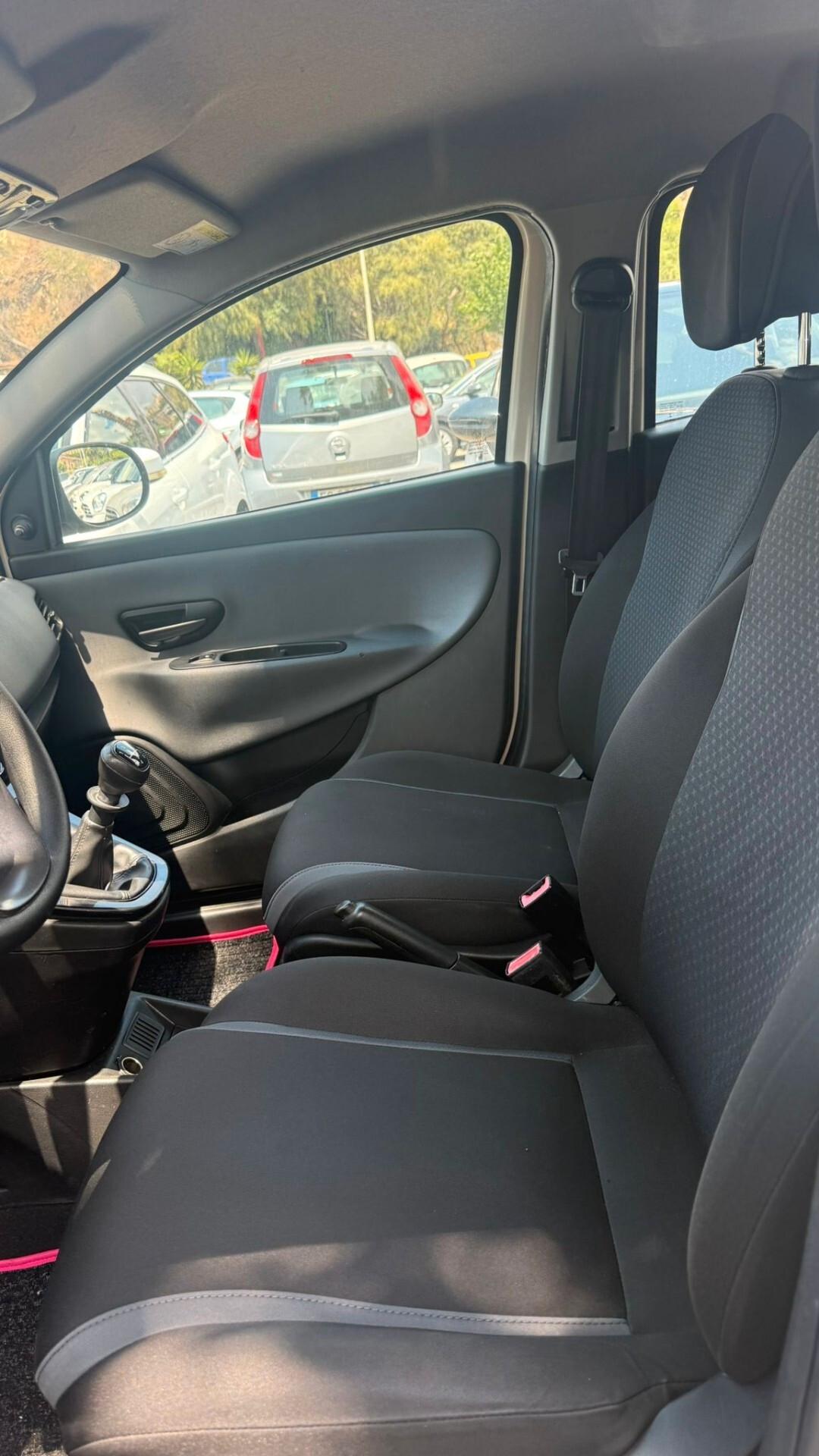 Lancia Ypsilon 1.2 69 CV 5 porte GPL Ecochic Silver