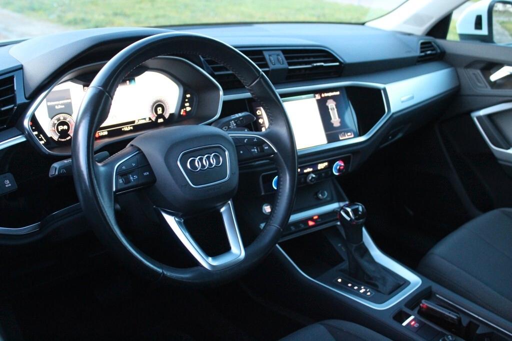 AUDI Q3 2.0 TDI aut. Advanced *Matrix