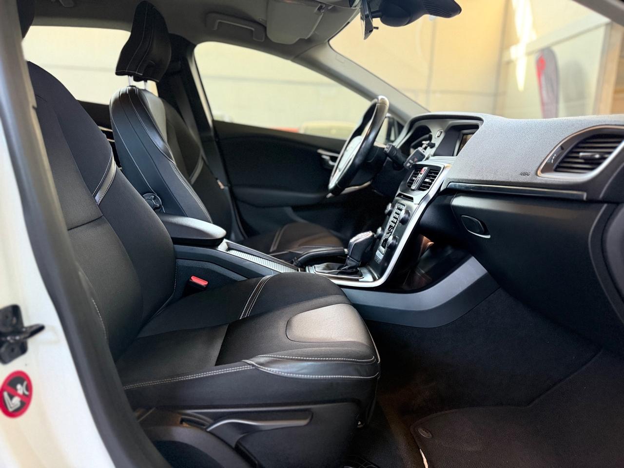 Volvo V40 D3 Geartronic Momentum