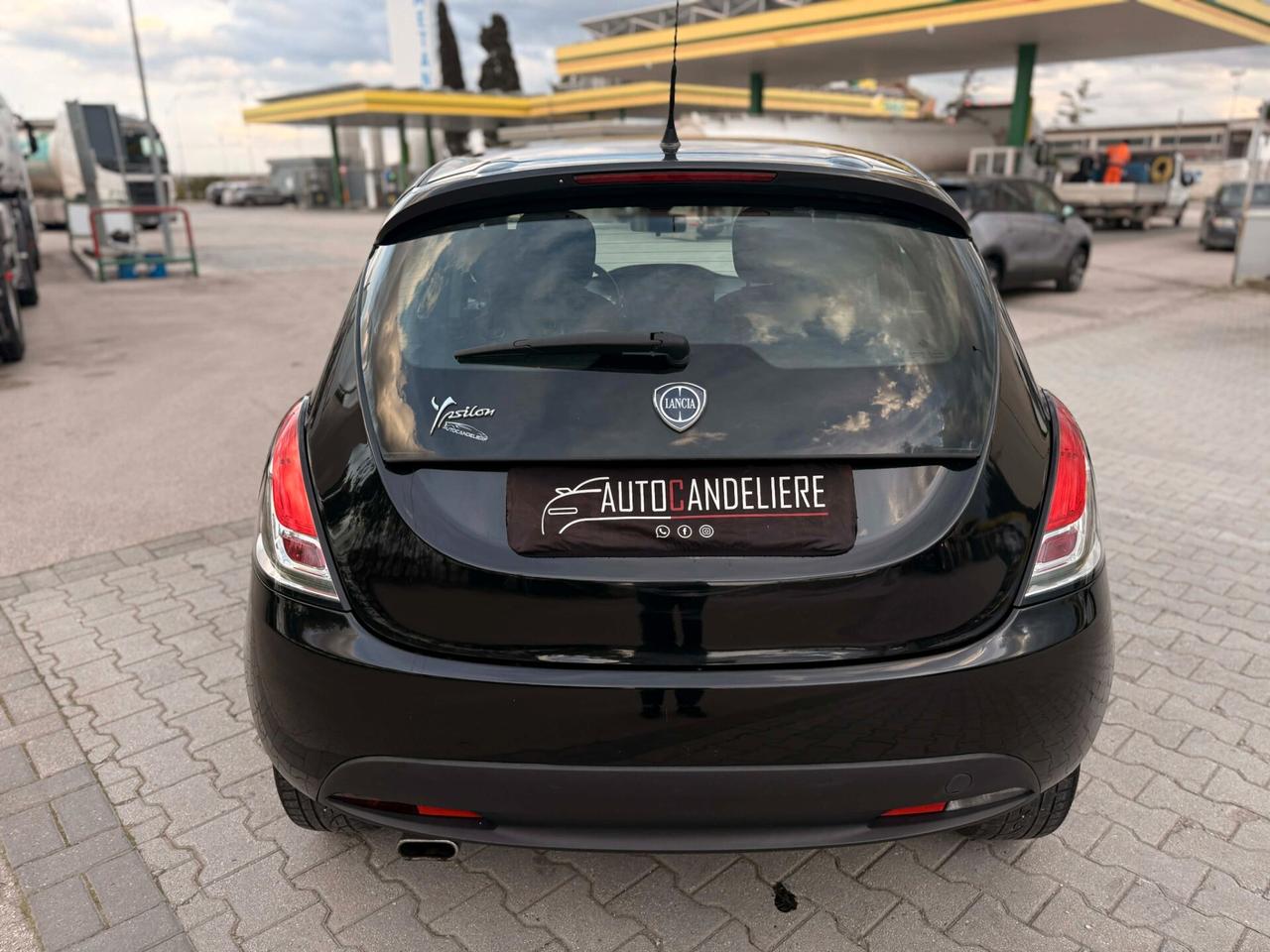 Lancia Ypsilon 1.2 69 CV 5 porte S&S Gold