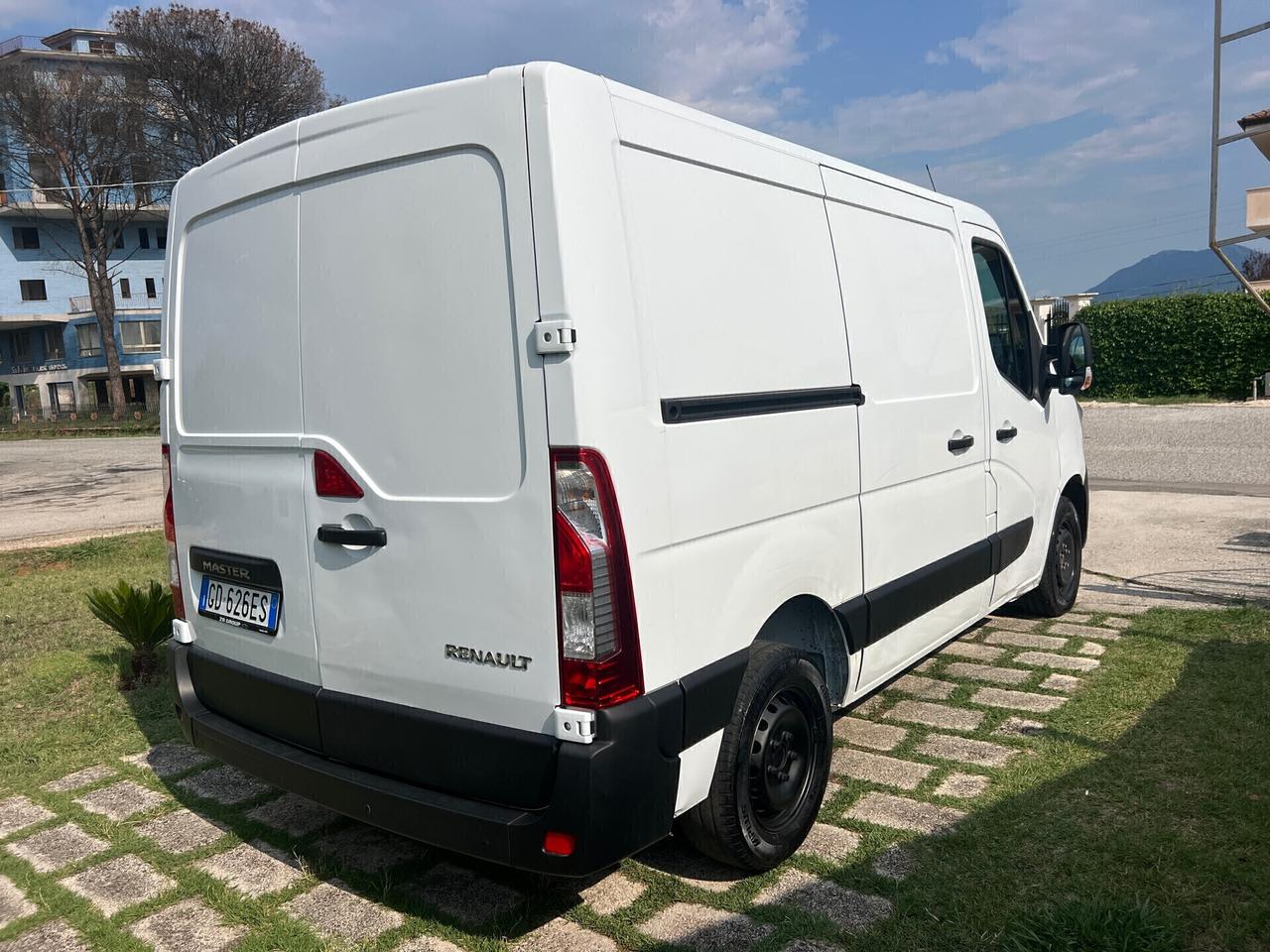 Renault Master T28 2.3dCi 135CV L1-H1-2021"UNIPRO"