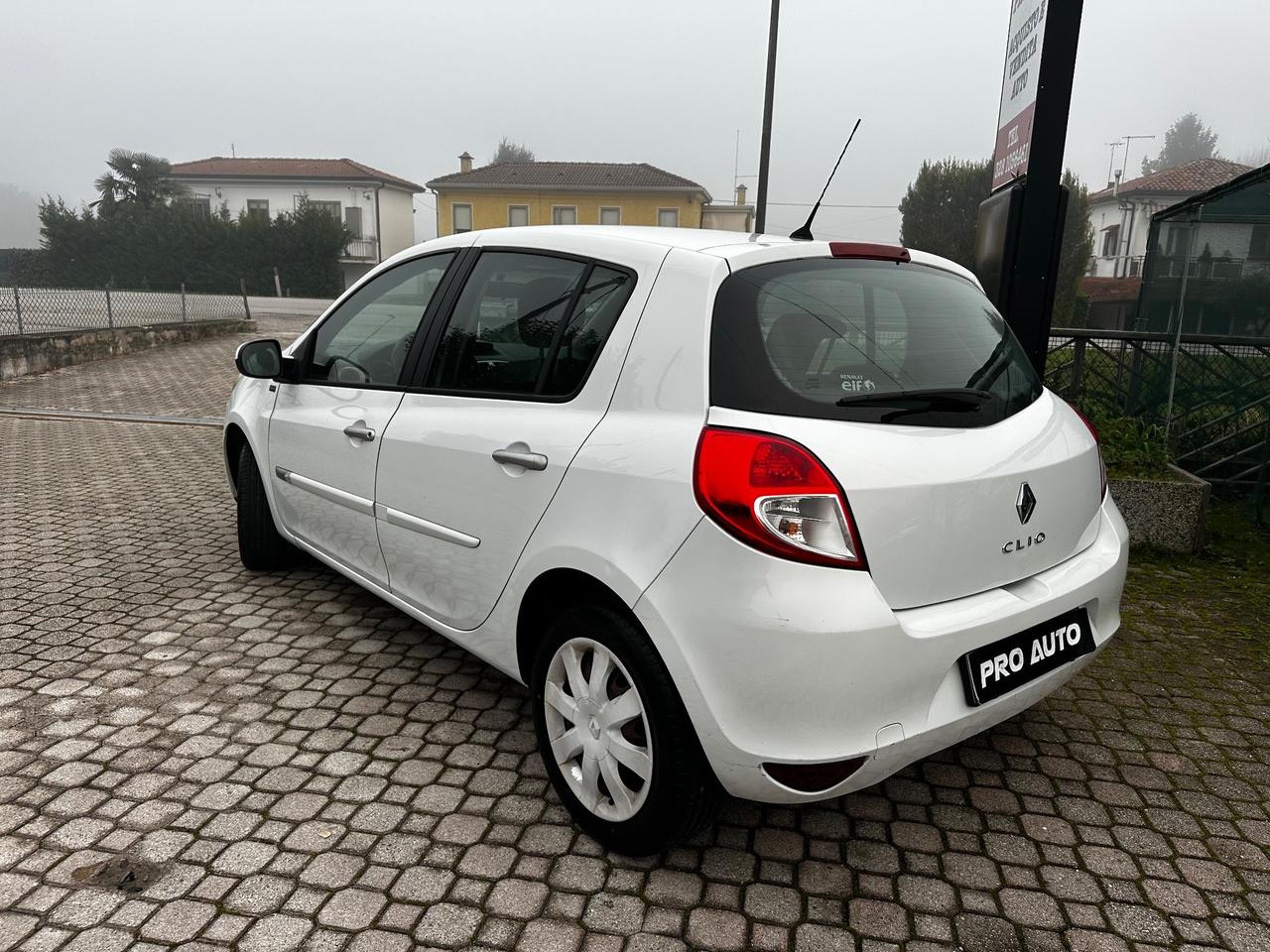 Renault Clio 1.2 16V 5 porte GPL Dynamique