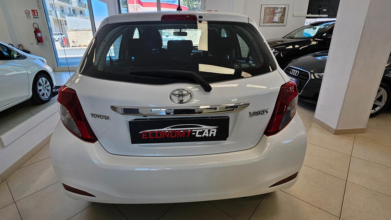 Toyota Yaris 1.0 5 porte Active