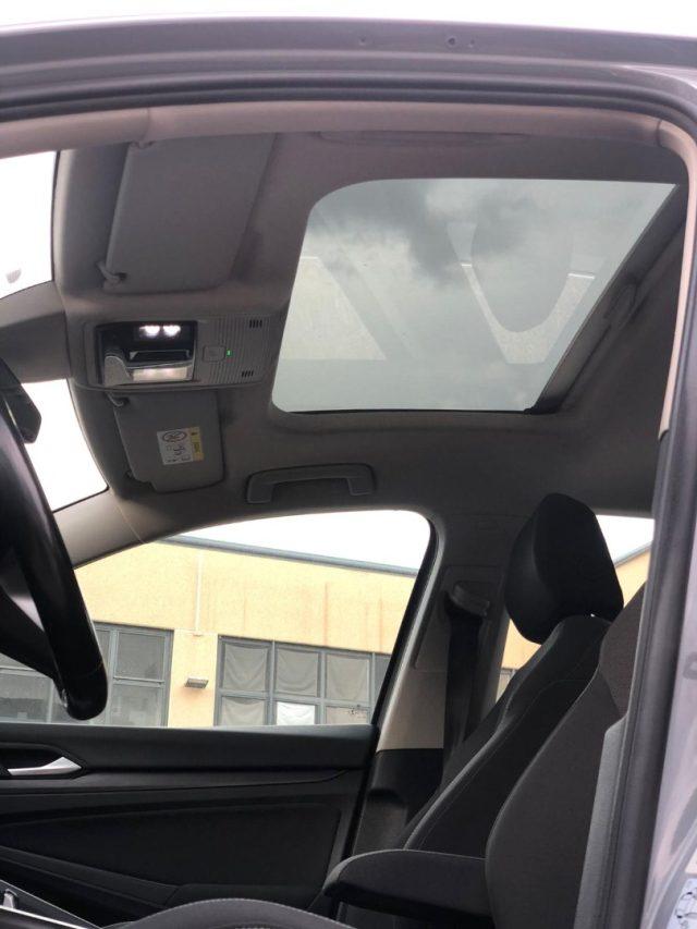 VOLKSWAGEN Golf 1.5 eTSI DSG Executive TETTO PANORAMICO VIRTUAL