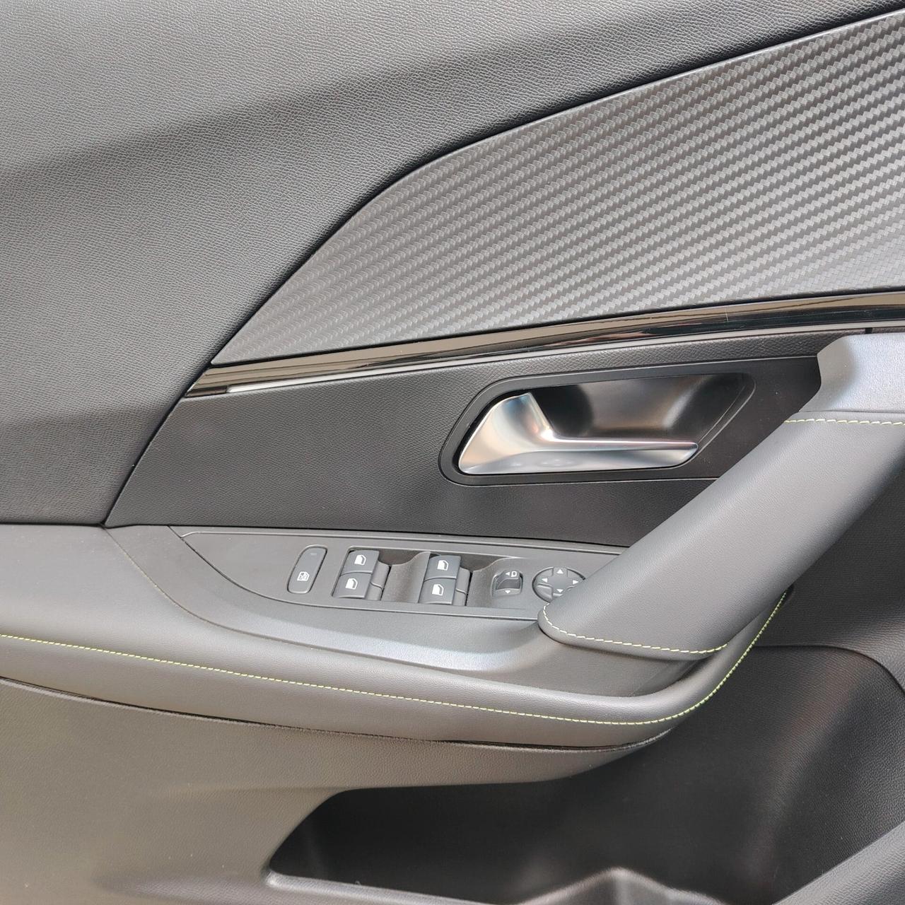 Peugeot 2008 PureTech 130 S&S GT-LINE