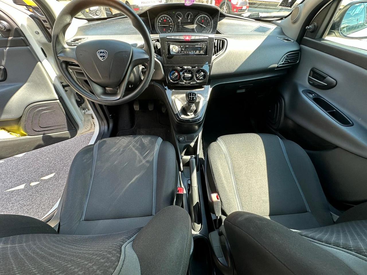 Lancia Ypsilon 1.2 69 CV 5 porte GPL Ecochic Silver