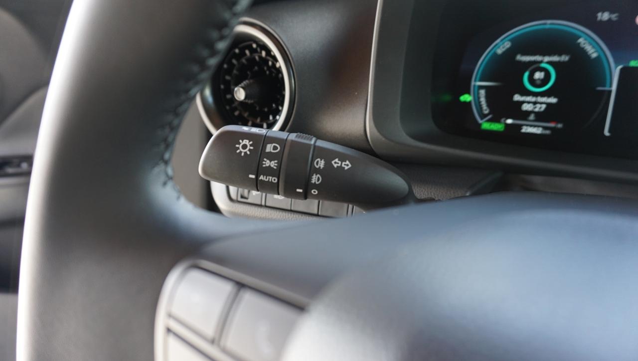 Toyota C-HR 1.8 hev Active fwd e-cvt