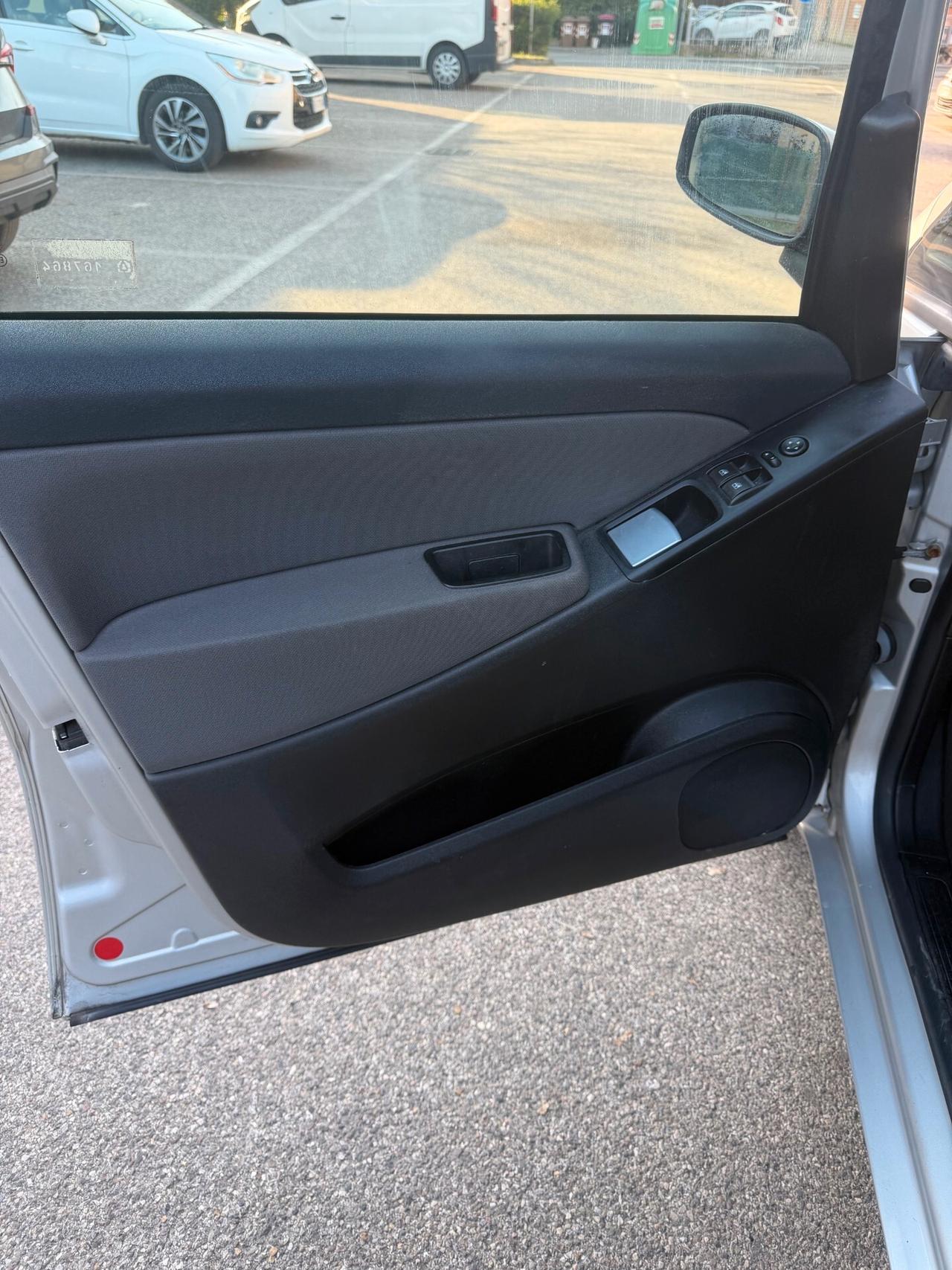 Fiat Idea 1.4 - NEOPATENTATI - 12 MESI DI GARANZIA -