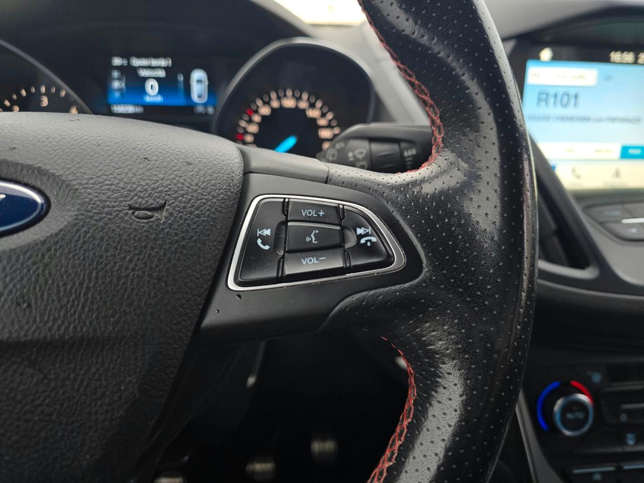 Ford Kuga 1.5 TDCI 120 CV S&S 2WD ST-Line