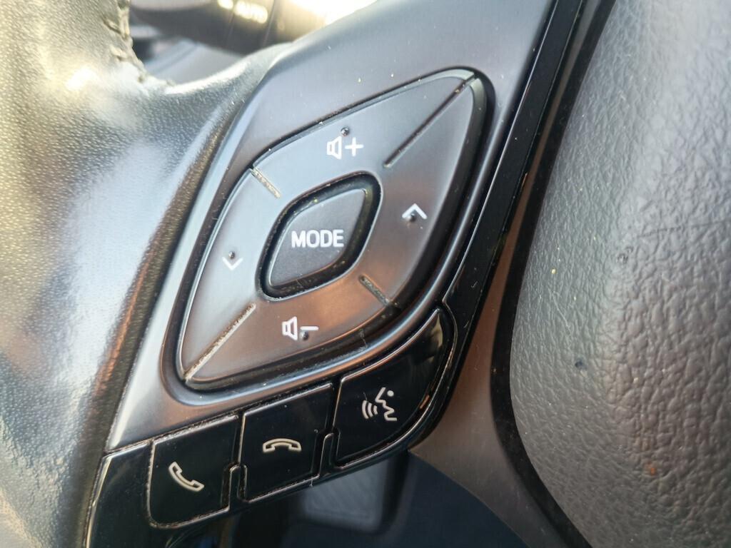 Toyota C-HR 1.8 Hybrid E-CVT Lounge