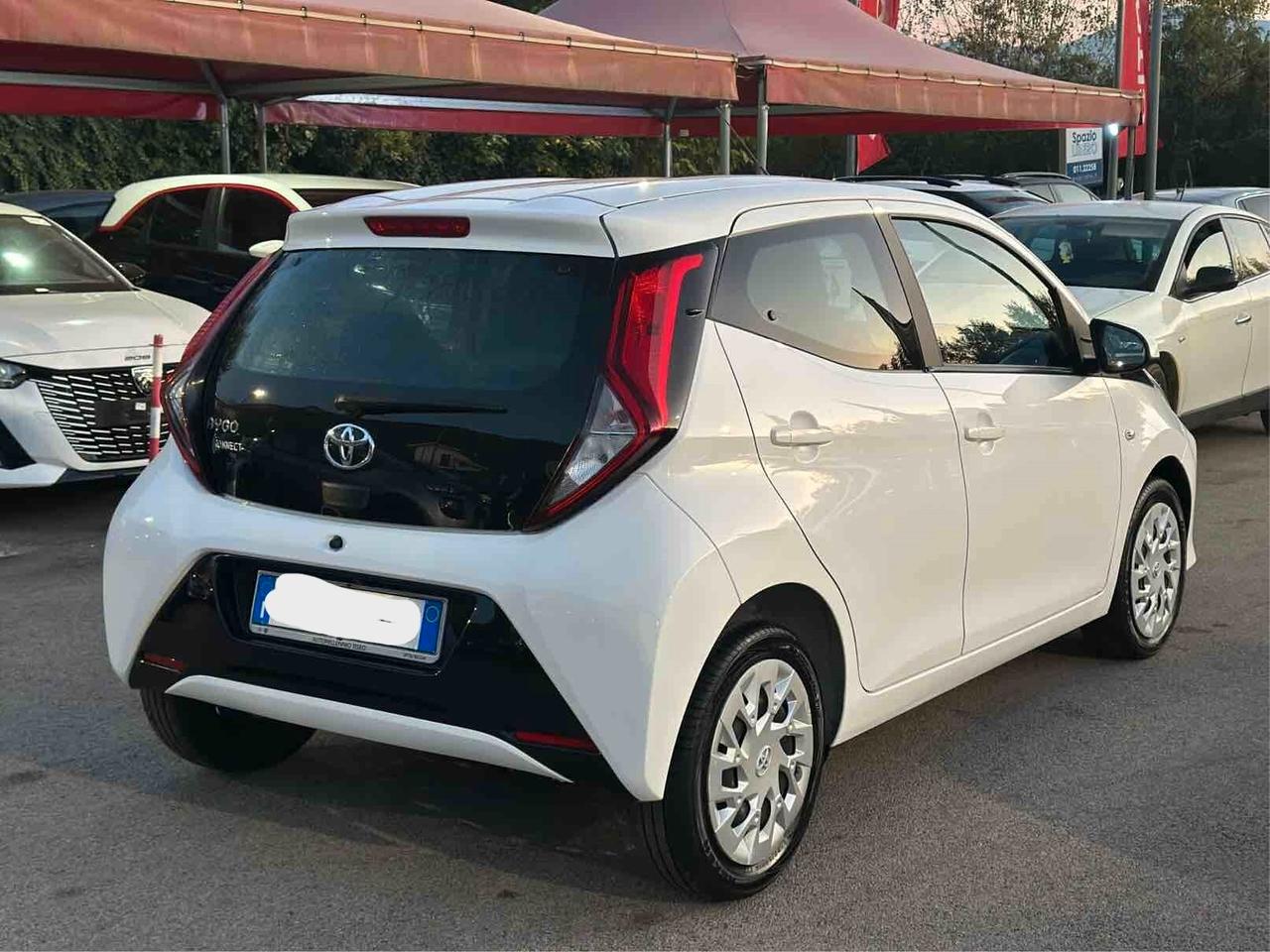 Toyota Aygo Connect 1.0 VVT-i 72CV 5 porte x-business plus cambio automatico