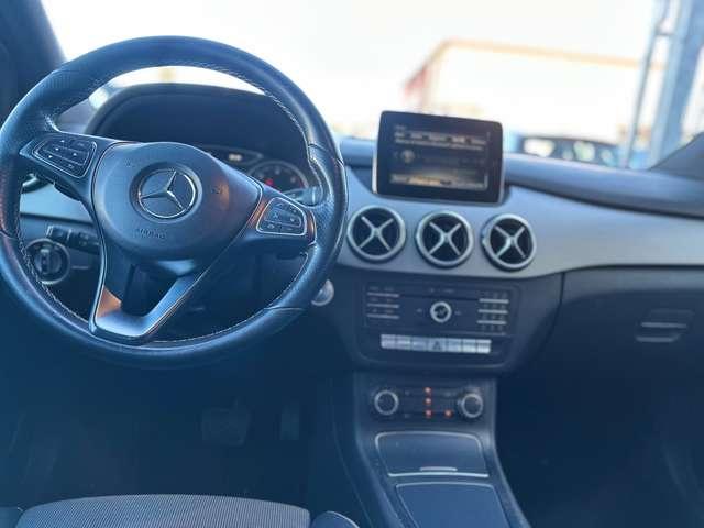 Mercedes-Benz B 200 B 200 d Premium Next auto