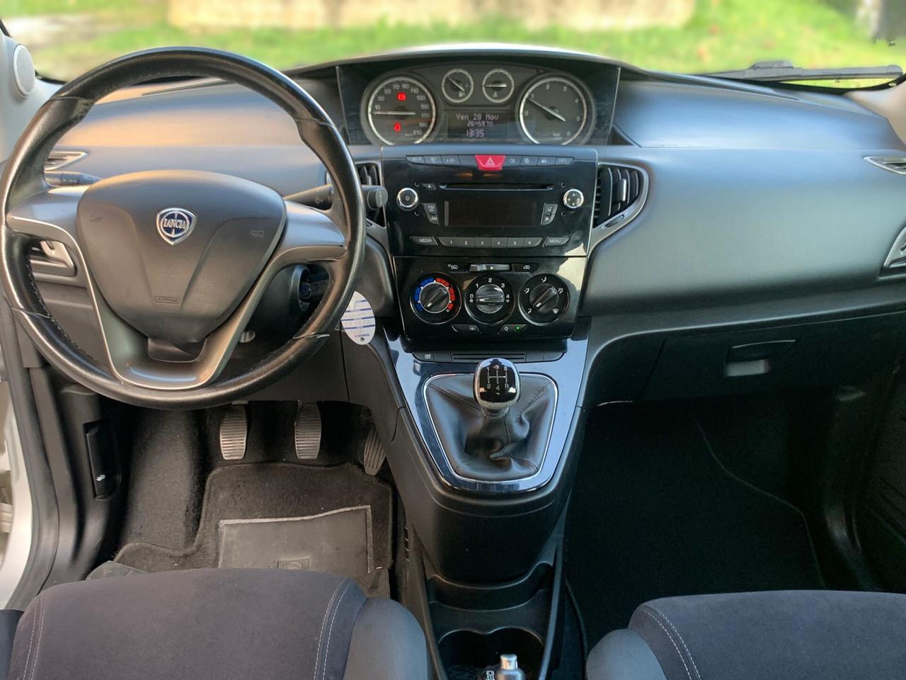 Lancia Ypsilon 1.3 MJT 75 CV Platinum