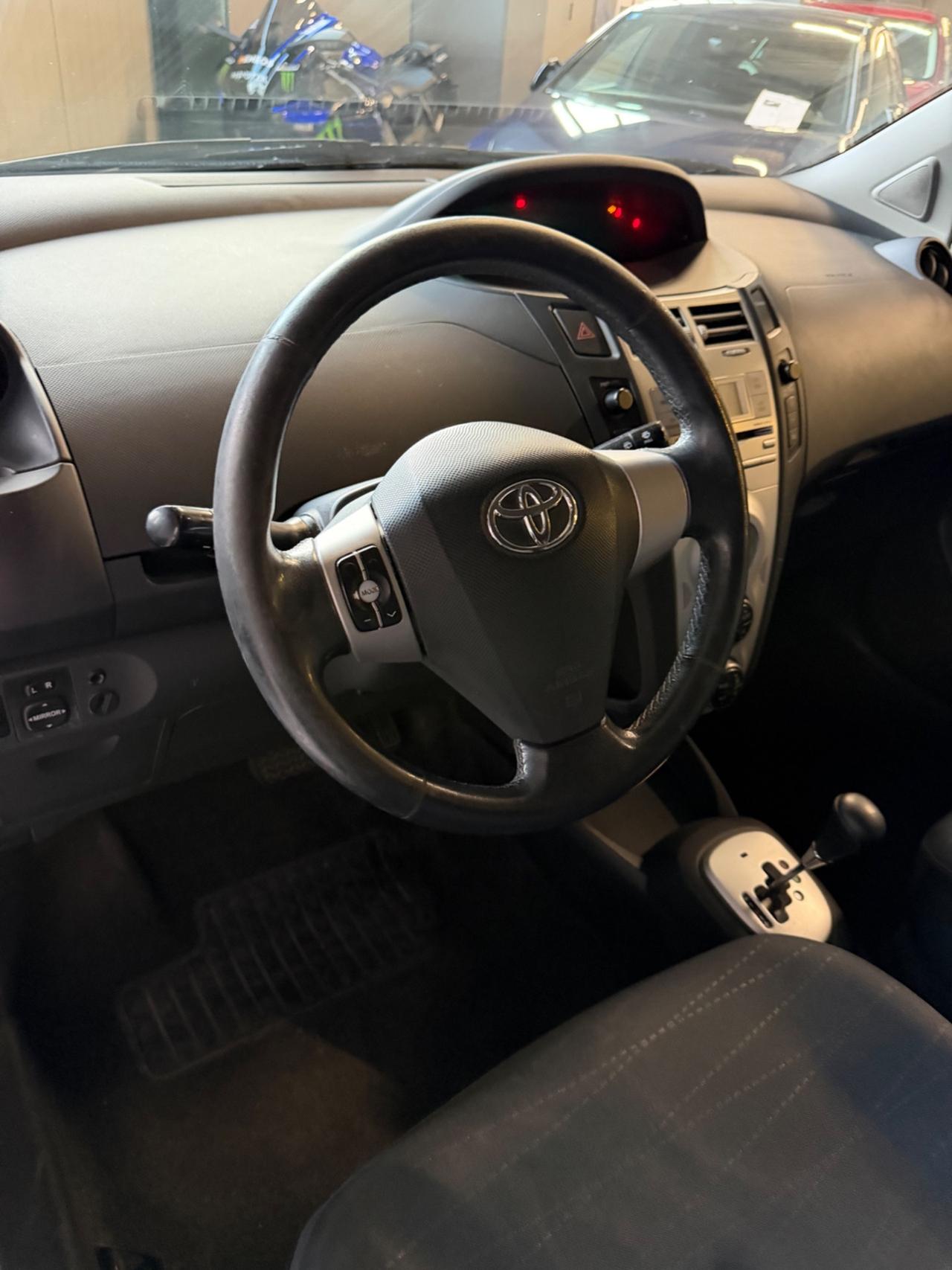 Toyota YARIS 1.4 D-4D 5P SOL KMCERT AUTOMATICA