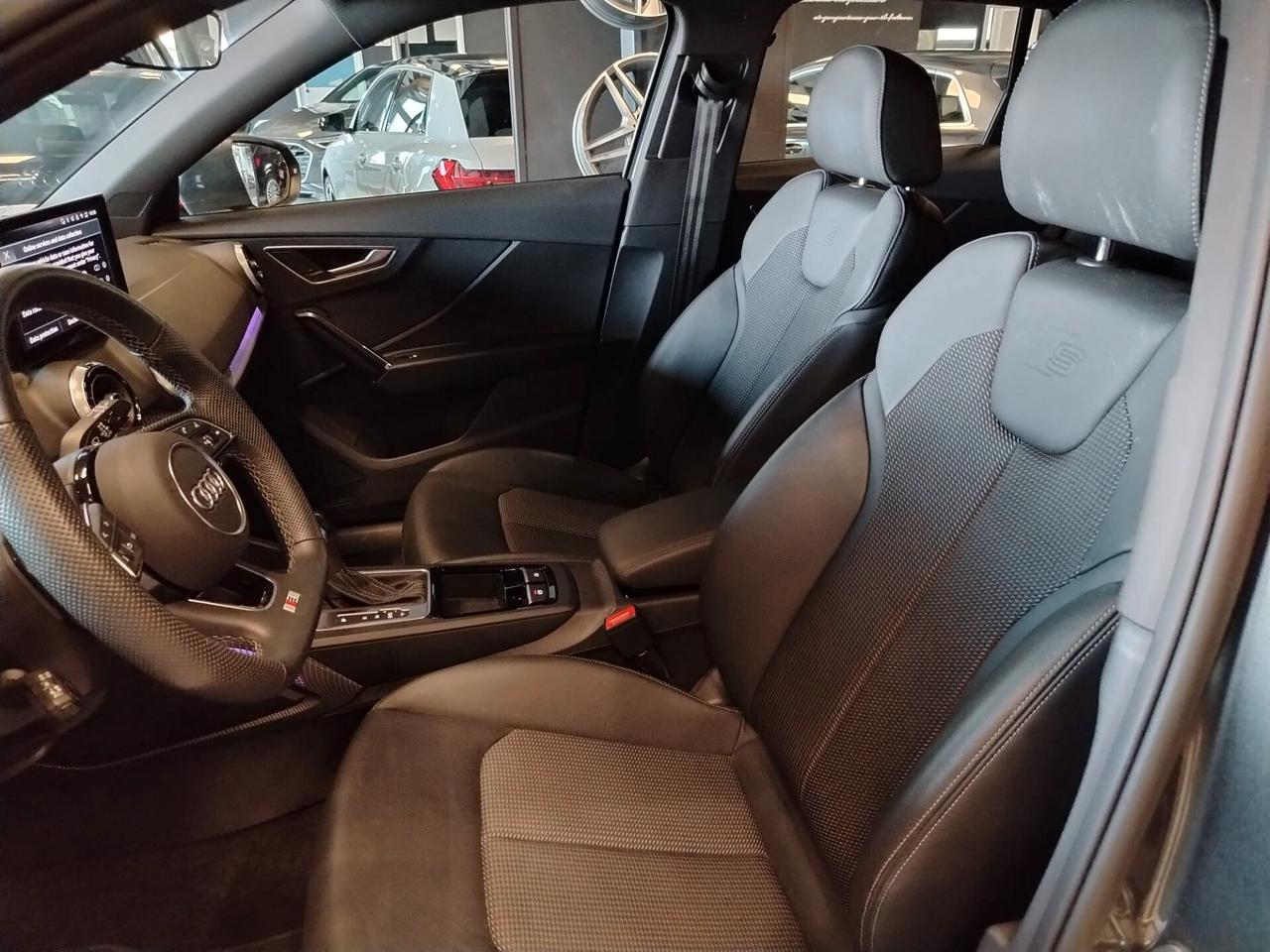 AUDI Q2 Q2 35 TDI S tronic Identity Black