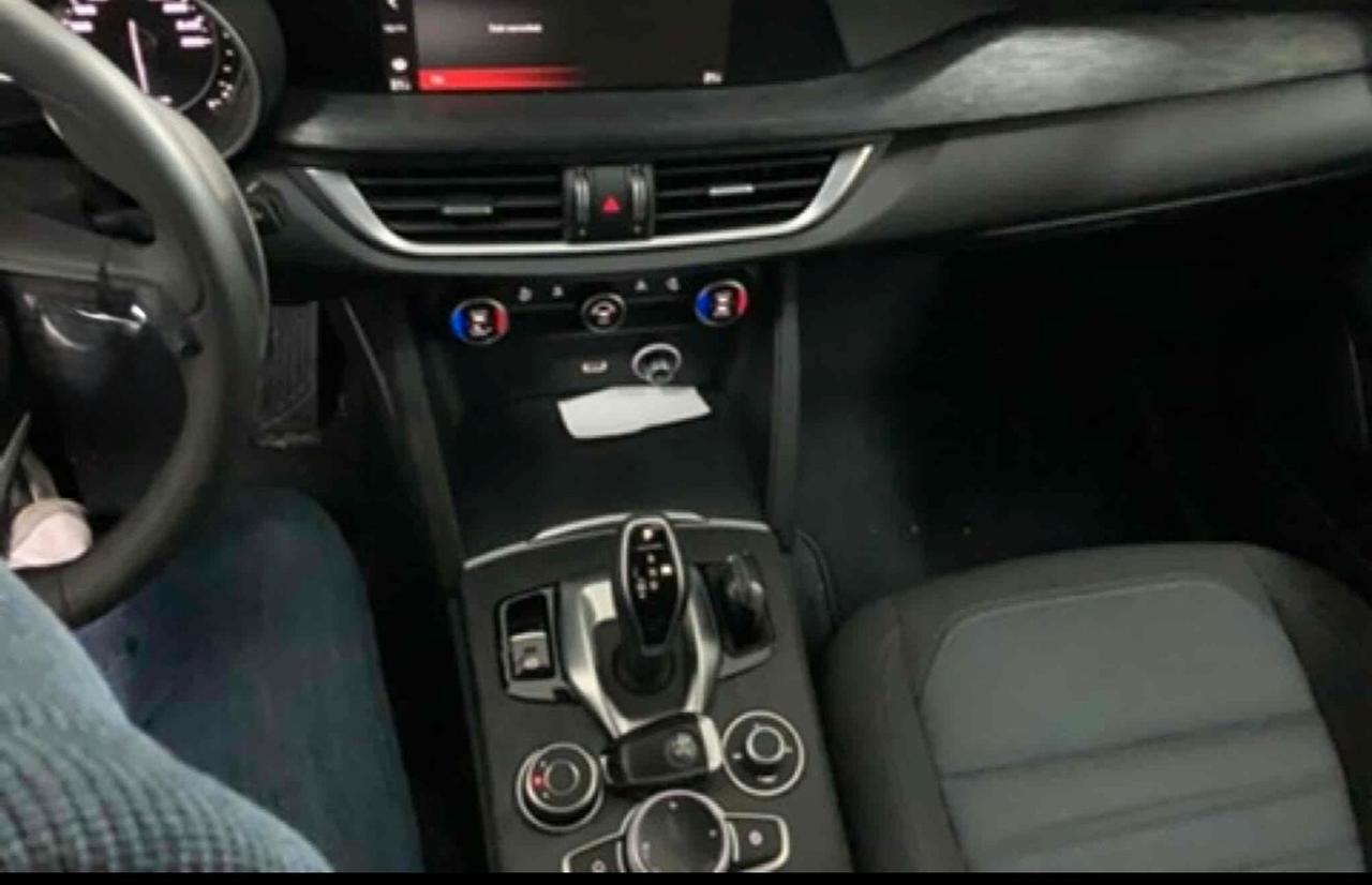 Alfa Romeo Stelvio 2.2 Turbodiesel 160 CV AT8 RWD Super