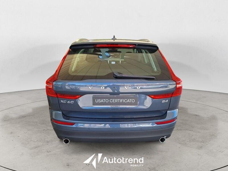 Volvo XC60 B4 197+14 CV Automatica Mild Hybrid NAVI LED Momentum Pro