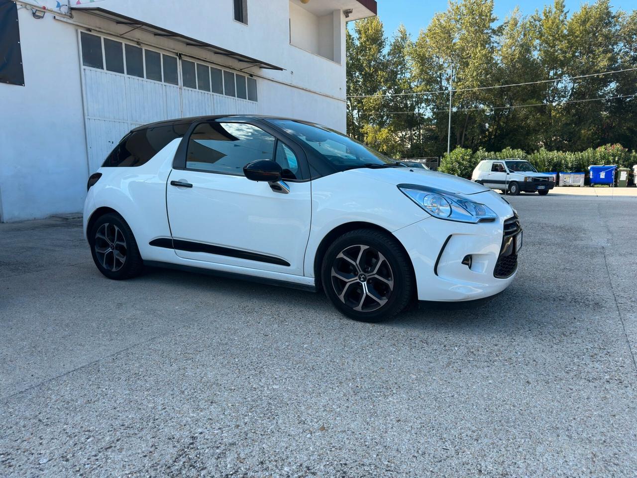 DS3 1.4 HDi 70 Just Black Full Optional