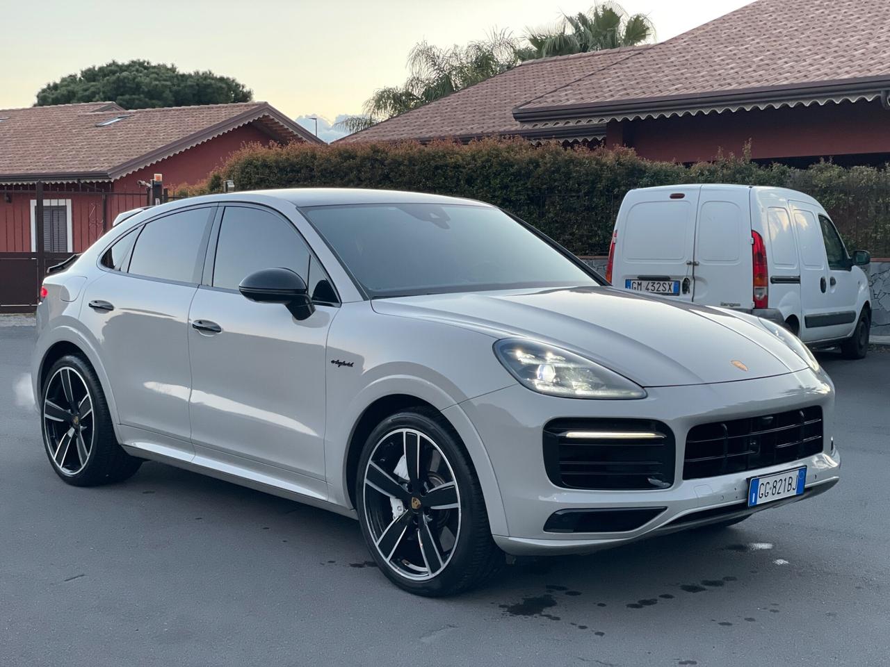 Porsche Cayenne 3.0 V6 E-Hybrid GTS