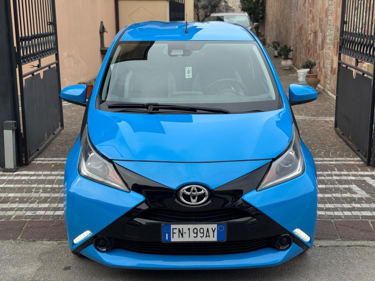 Toyota Aygo 1.0 VVT-i 72 CV 5 porte x-cool