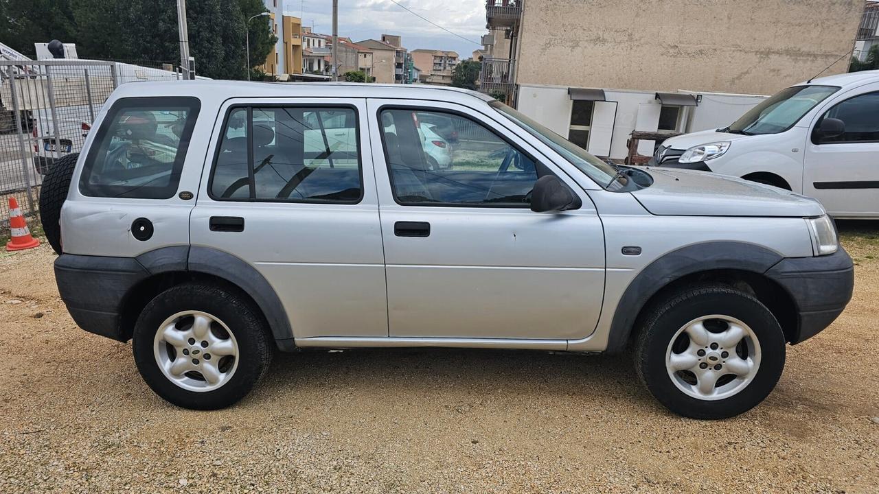 LAND ROVER FREELANDER 2.0 111 CV 2002 5P 4X4 E3 BUSINESS