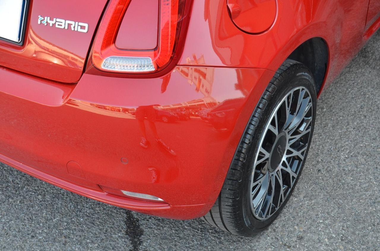 Fiat 500 1.0 Hybrid Red