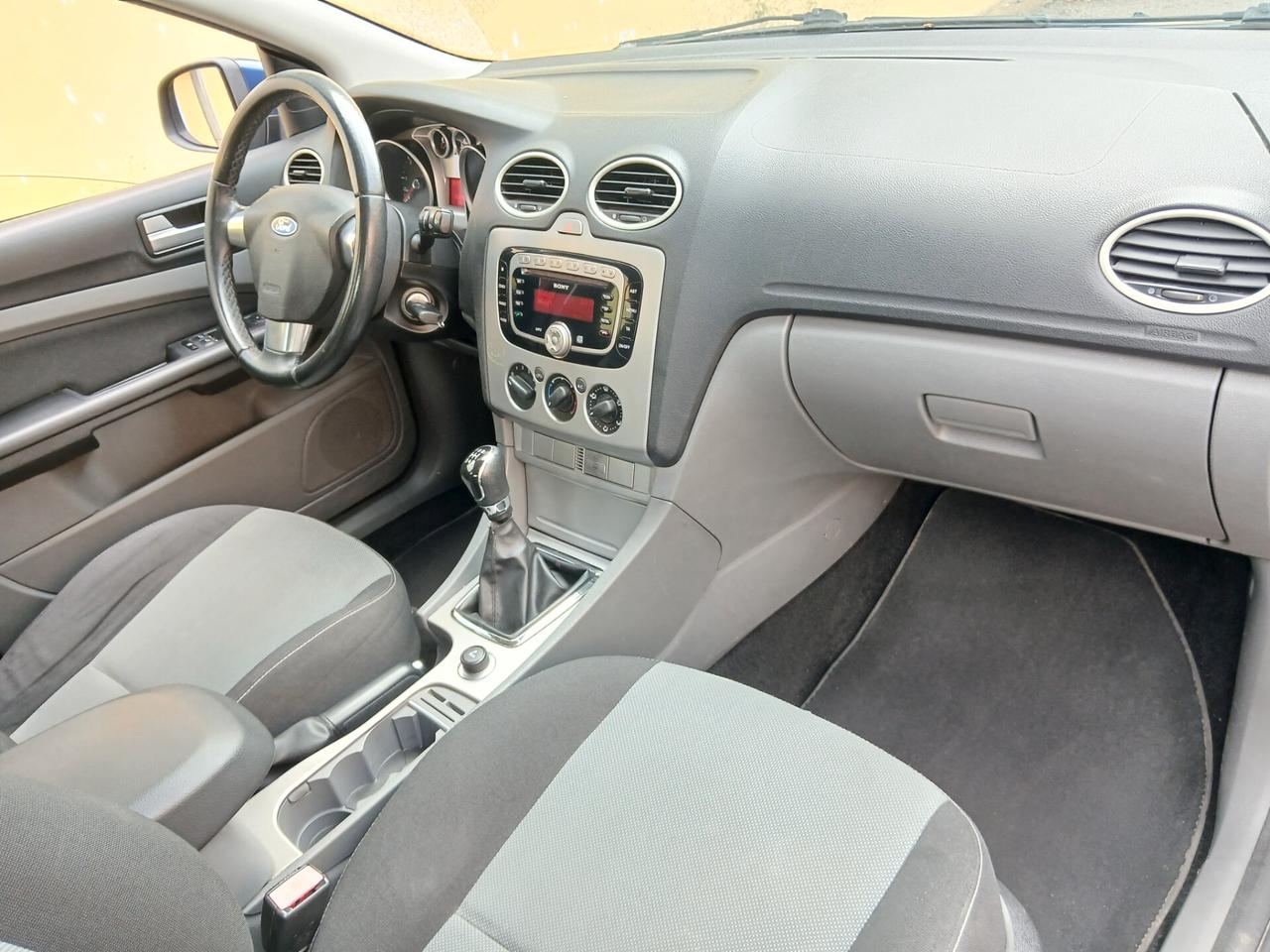 Ford Focus 1.6 TITANIUM ok neopatentati