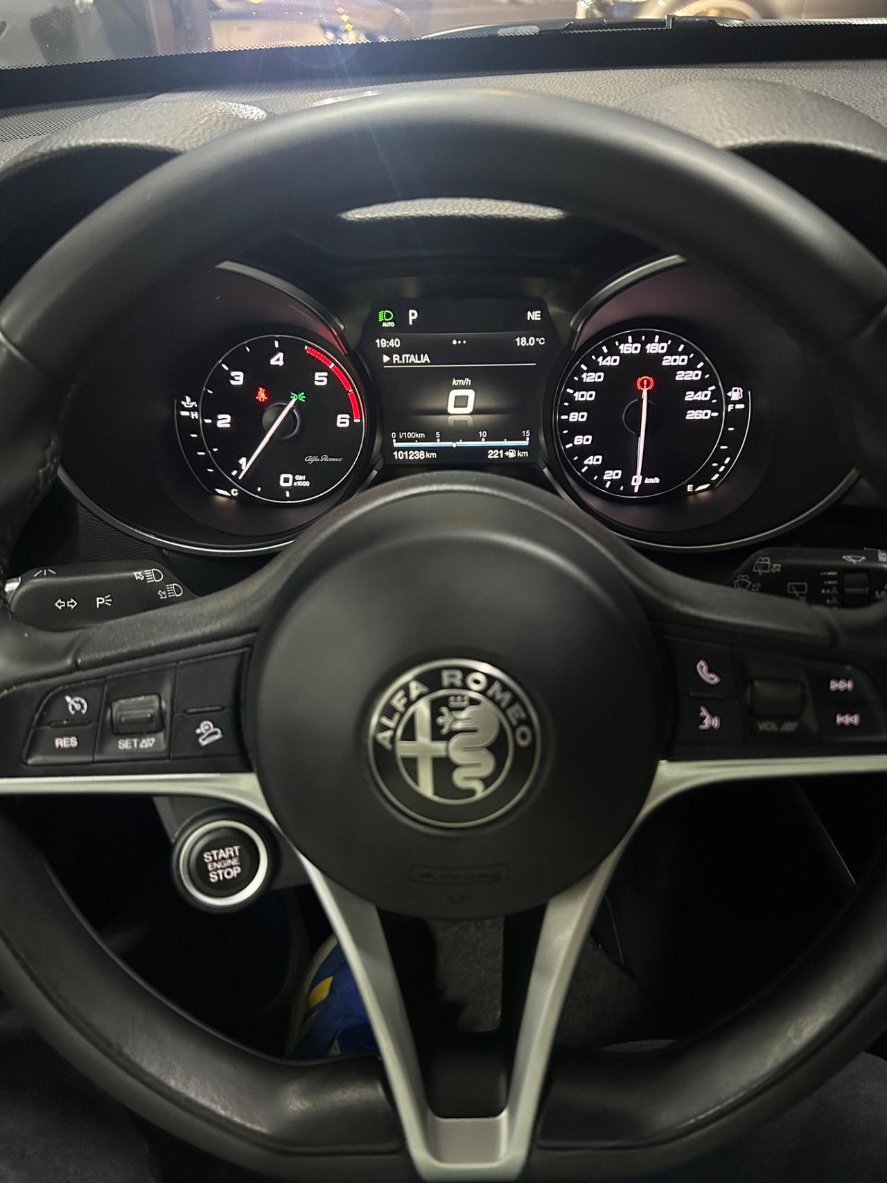 Alfa Romeo Stelvio 2.2 Turbodiesel 150 CV AT8 RWD Super