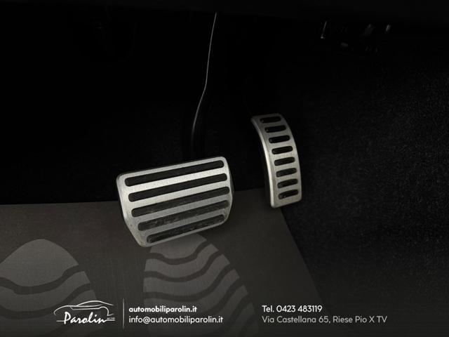 VOLVO XC40 D3 AWD Geartronic R-design Tetto-Telecamera-Park
