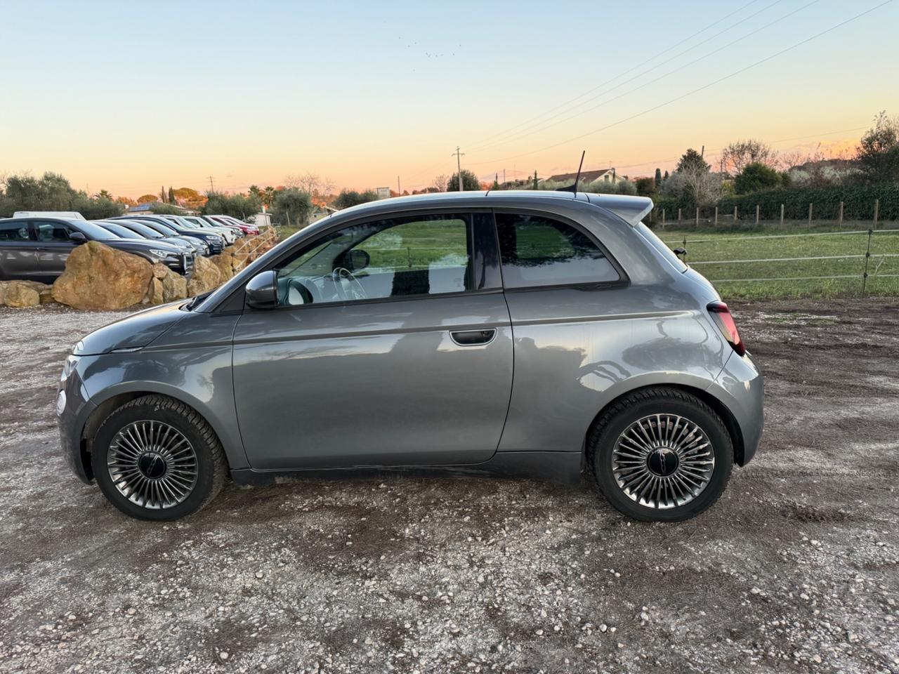 Fiat 500 500e 260km AUTONOMIA LED !!!