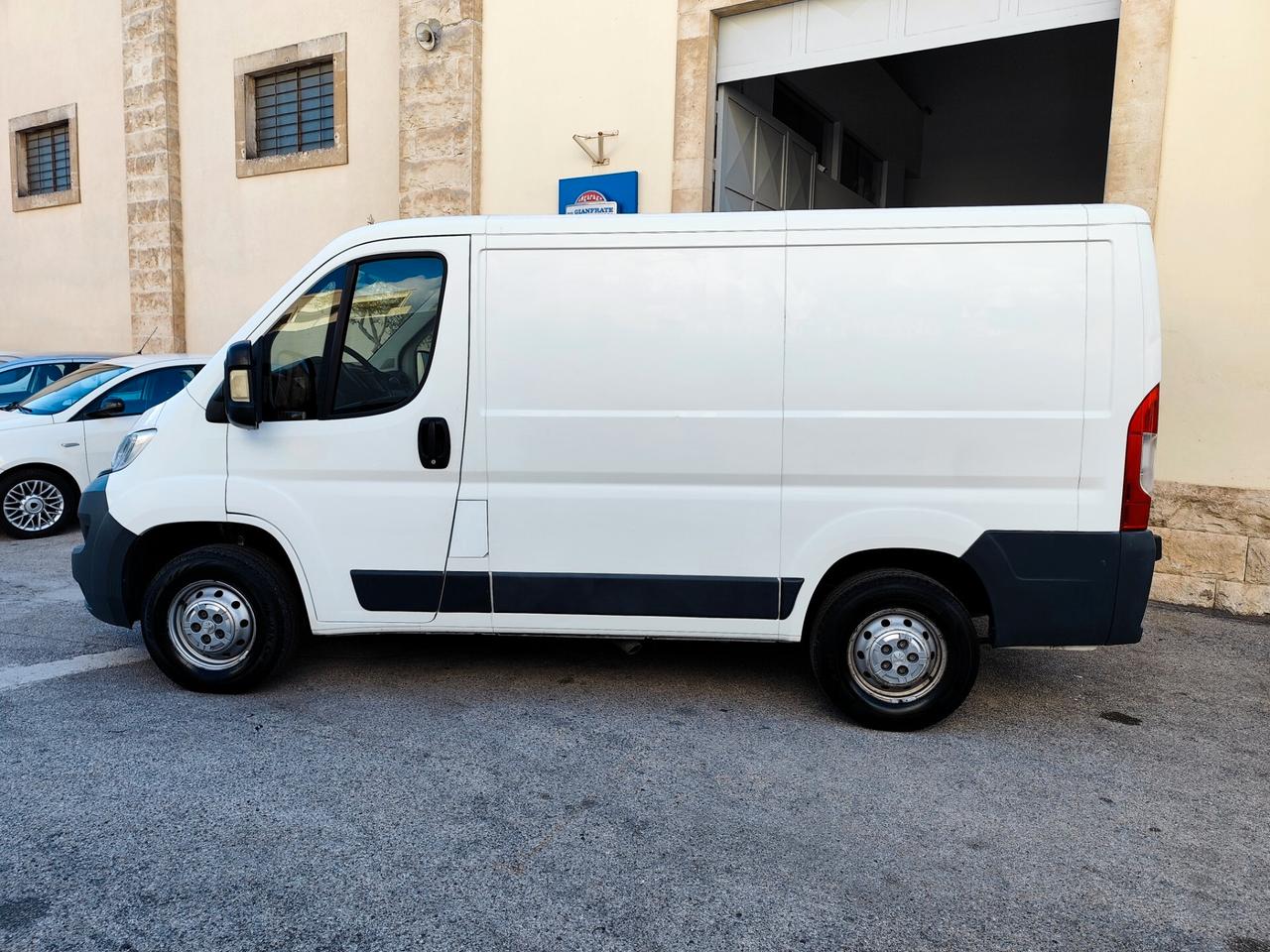 Peugeot Boxer 330 2.0 BlueHDi PC-TN Furgone