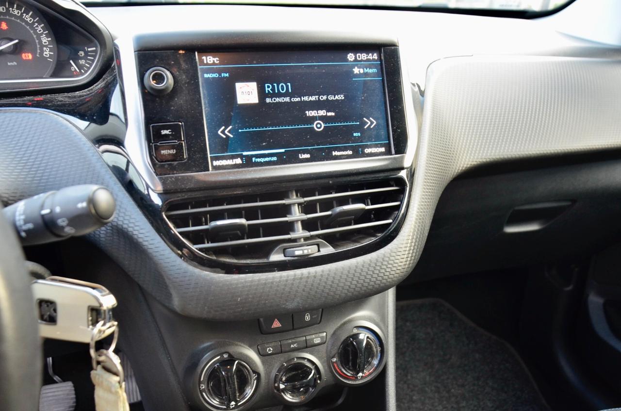 PEUGEOT 2008 1.5 BLUEHDI STYLE 102cv, UFF ITALIANA, SERVICE DIMOSTRABILI, RETROCAMERA, APPLE ANDROID, PERMUTE