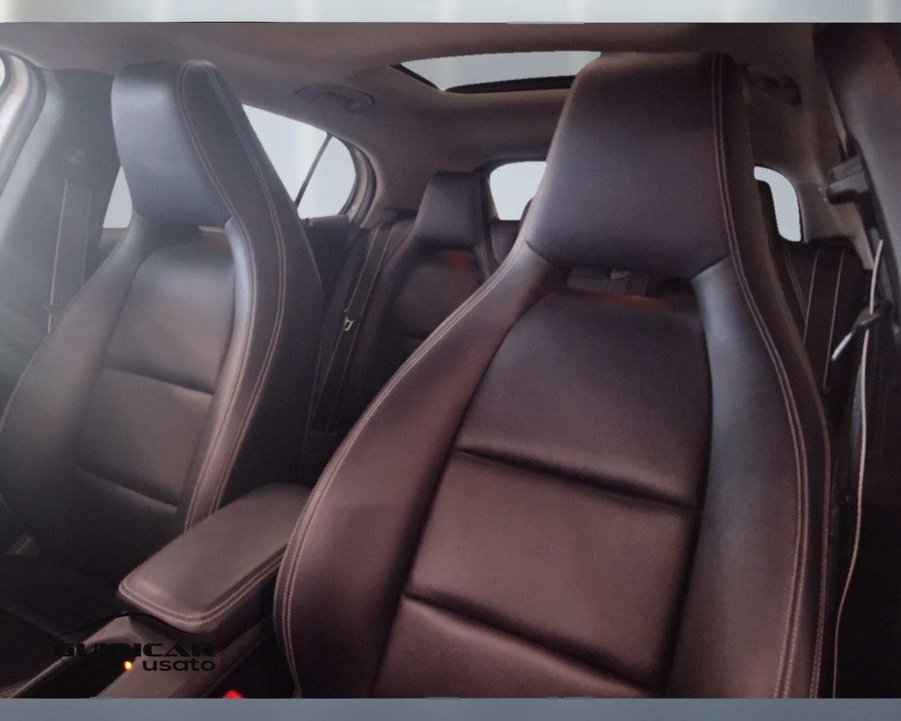 Mercedes-Benz GLA-X156 2017 - GLA 180 Night Edition auto