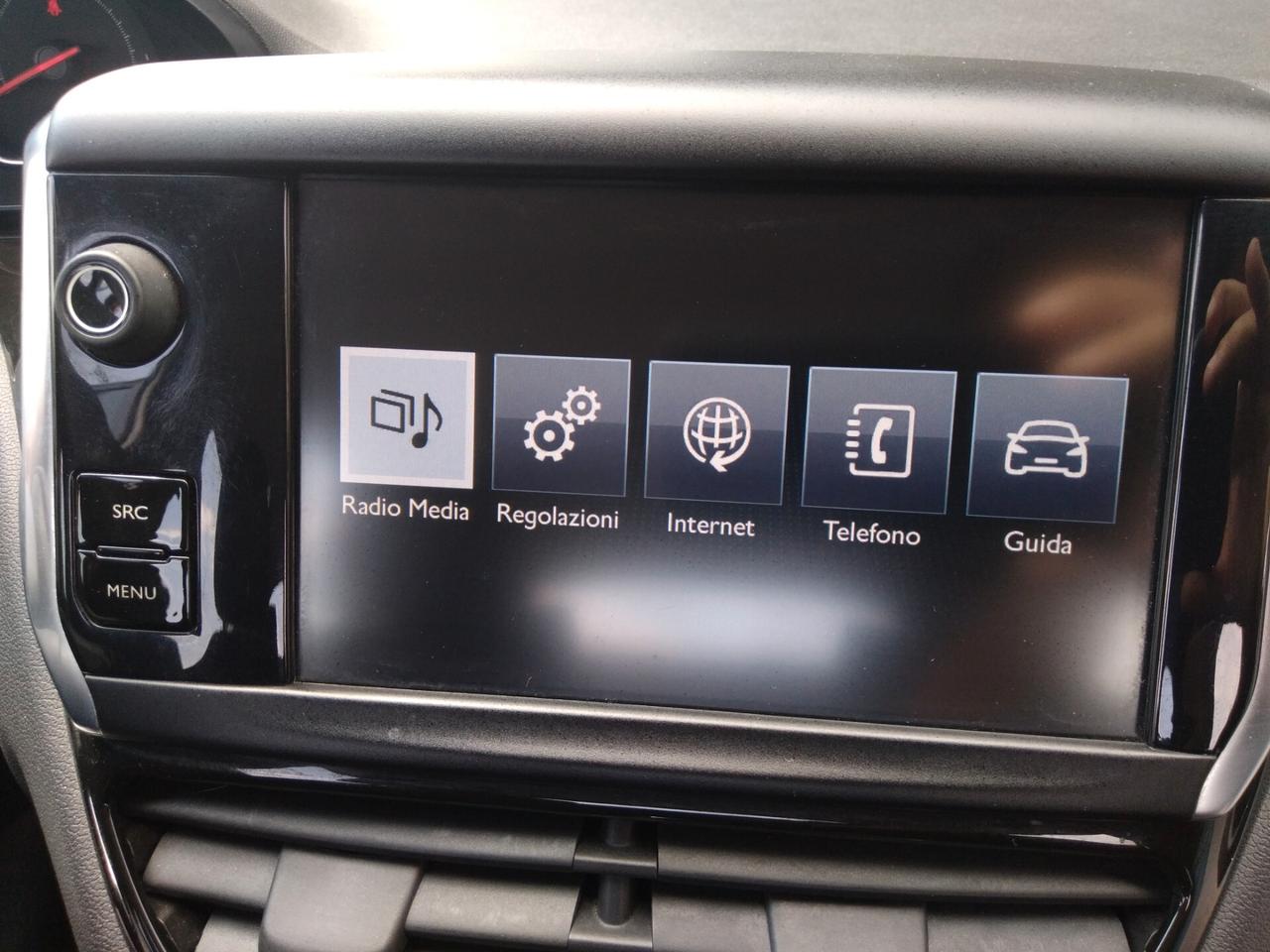 Peugeot 208 1.4 HDi 68 CV 5 porte Allure x neopatentati