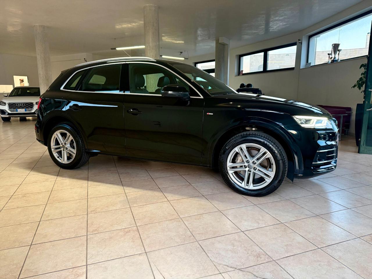 Audi Q5 40 TDI quattro S tronic line plus Matrix Ambiente Pelle