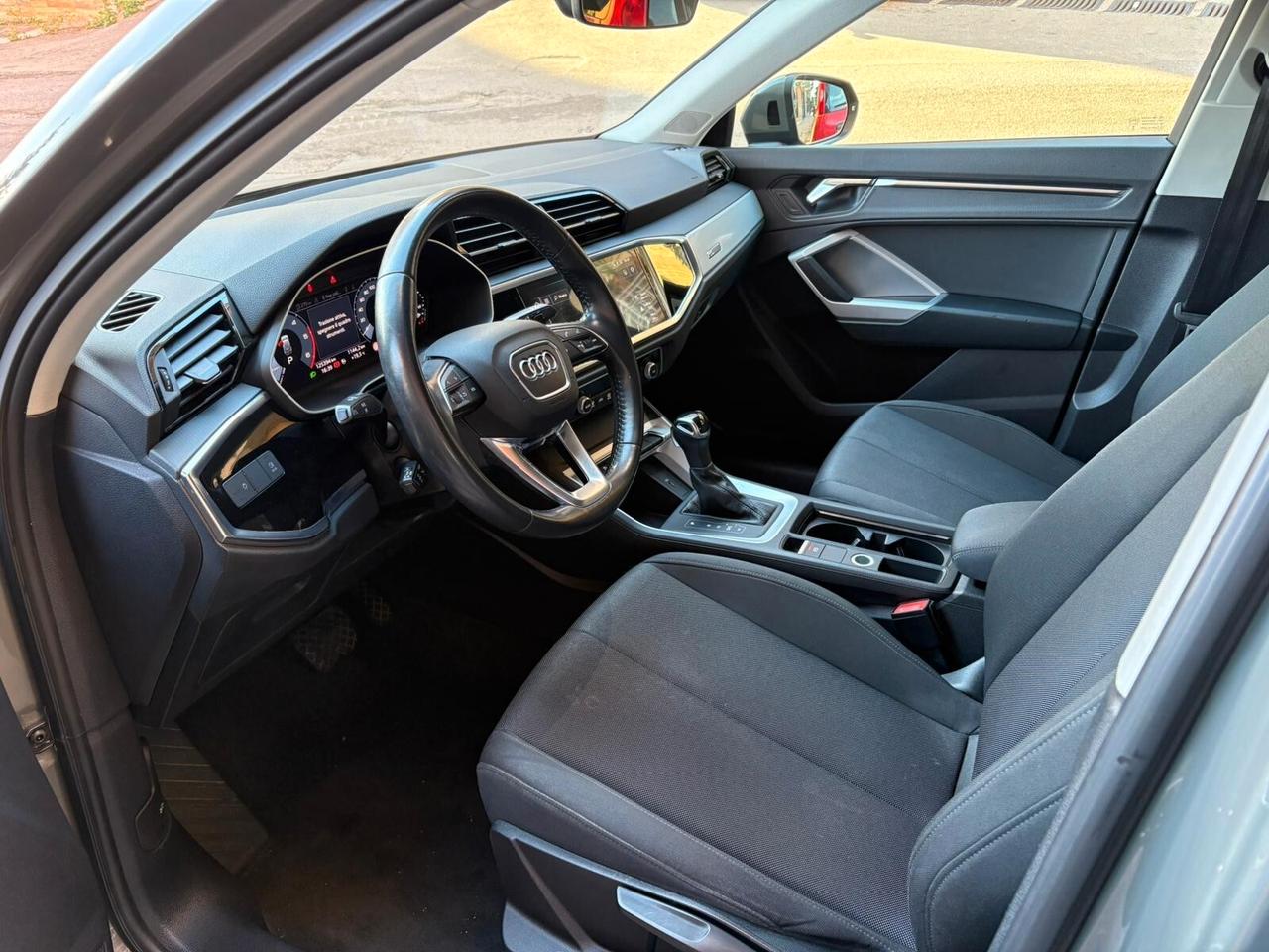 Audi Q3 35 TDI S tronic Business