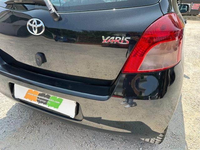 TOYOTA Yaris Ok neo pat. 1.0 5 porte Sol