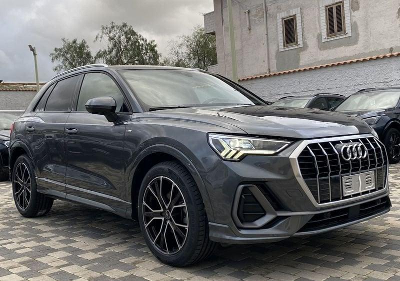 Audi Q3 S Line interno ed esterno 2.0 TDI 150CV S-Tronic 35