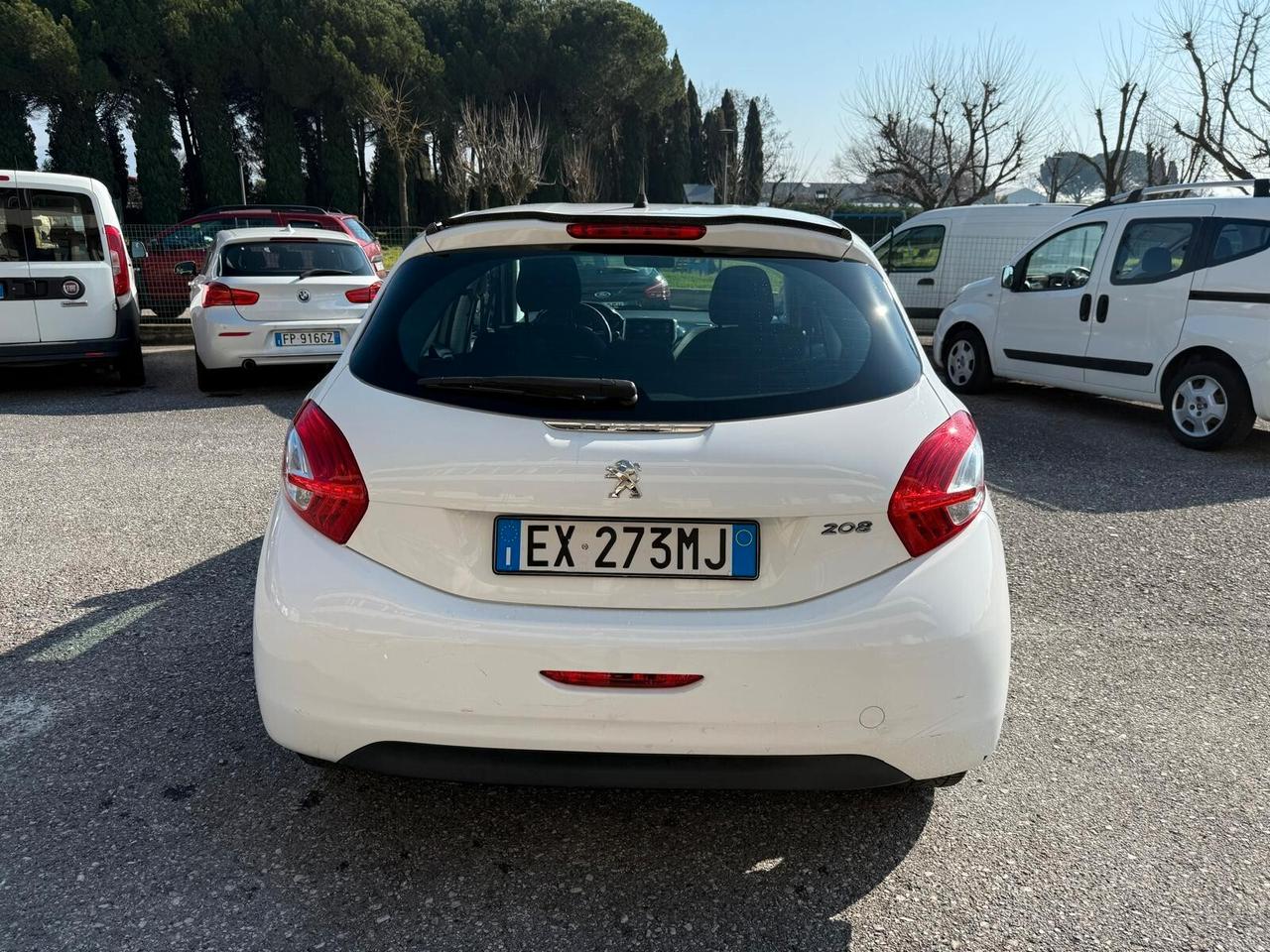 Peugeot 208 1.4 HDi 68 CV 5 porte Allure