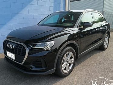 AUDI Q3 45 TFSI e S tronic Business
