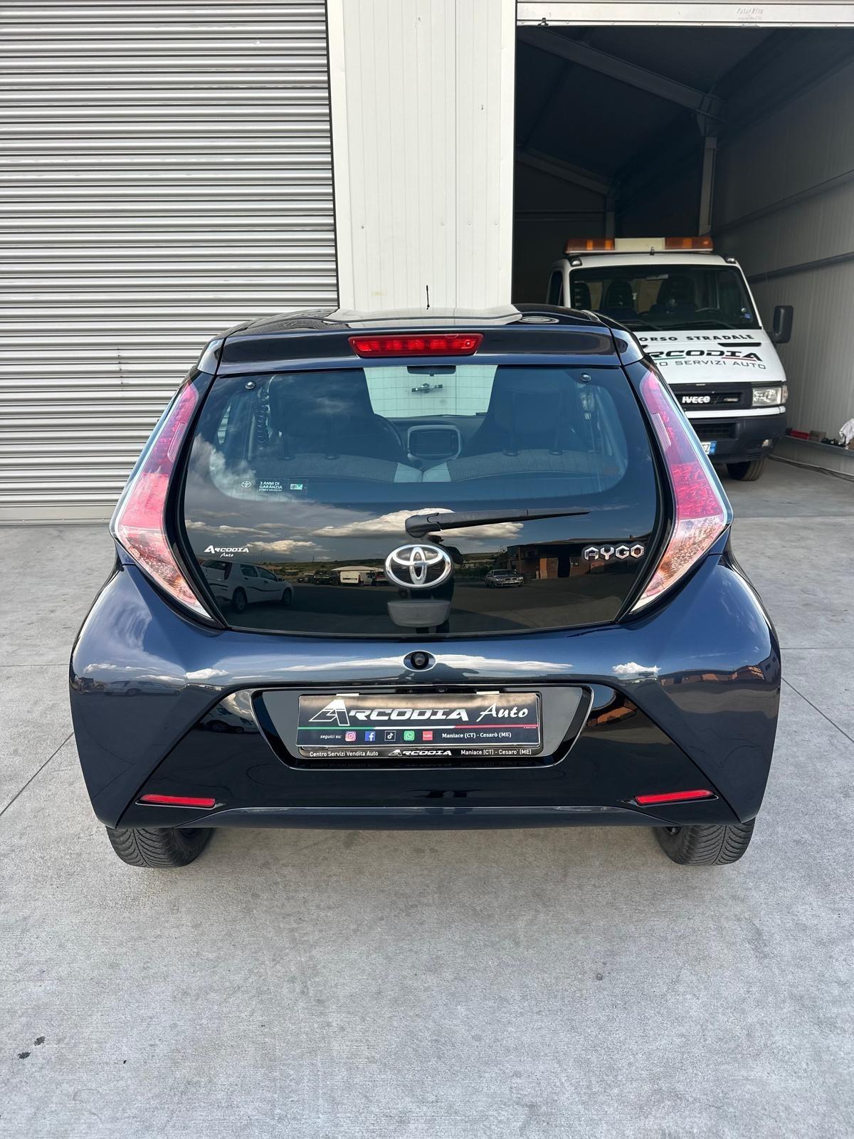 Toyota Aygo 1.0 VVT-i 69 CV 5 porte x-clusiv