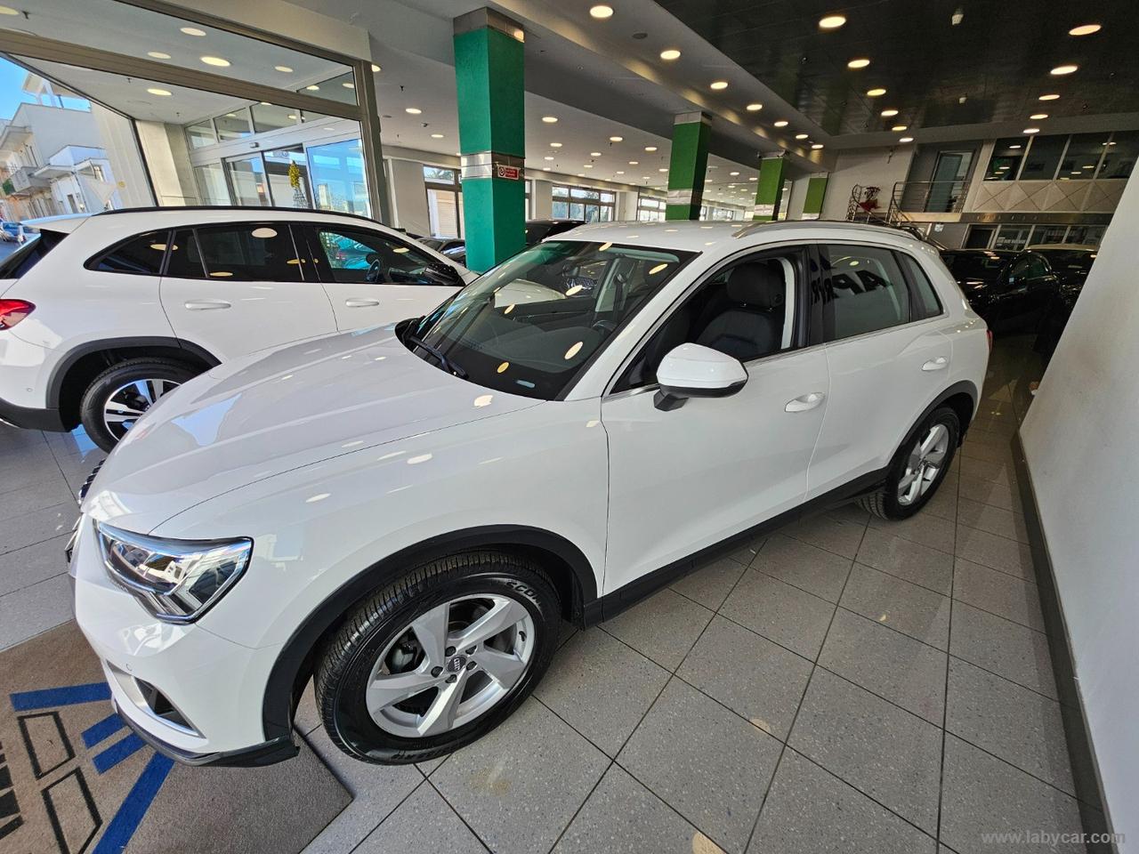 AUDI Q3 35 TDI S tronic Business Advanced