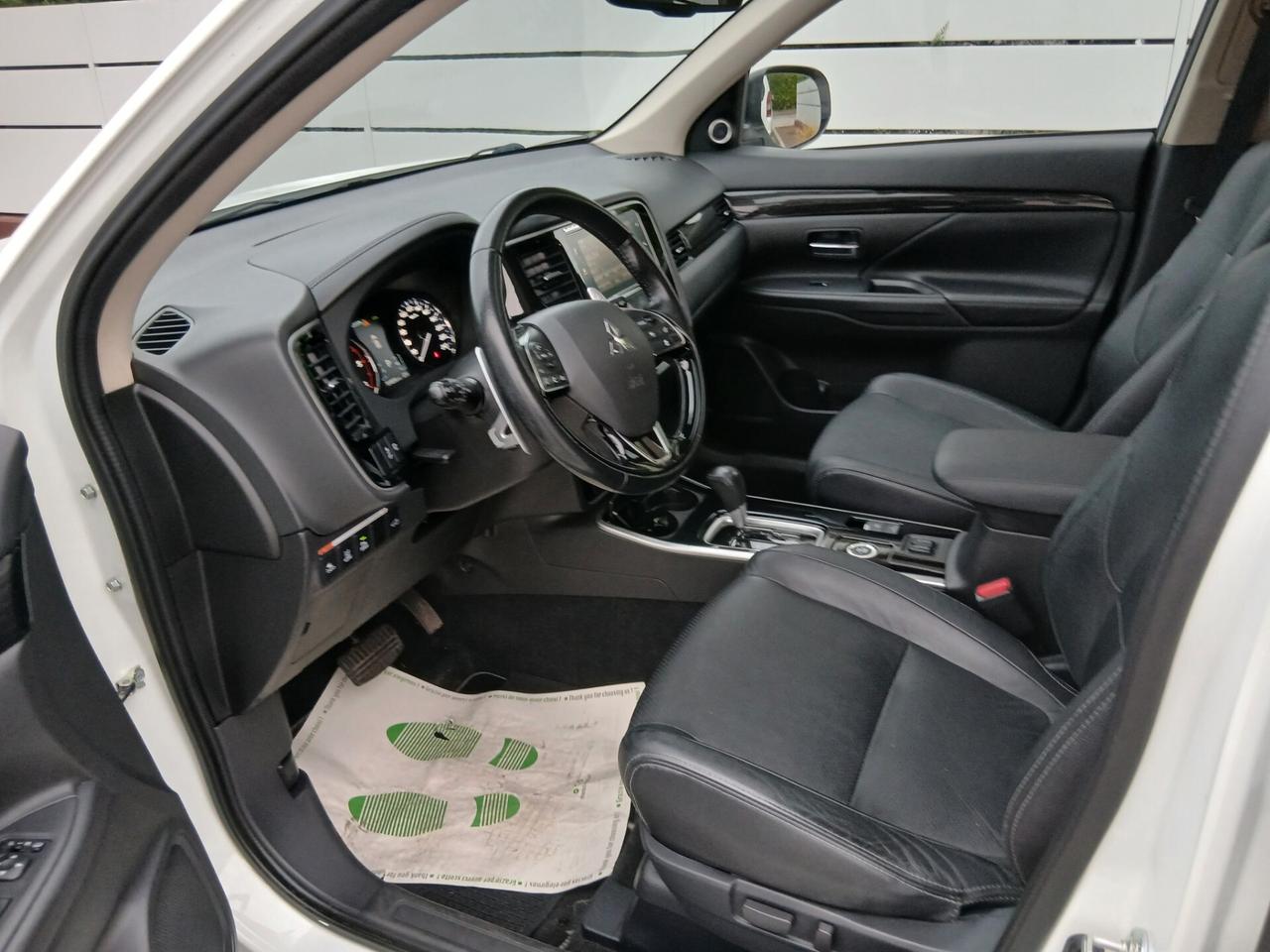 Mitsubishi Outlander 2.2 DI-D 4WD Instyle Plus SDA 7 posti tua a € 199 mese