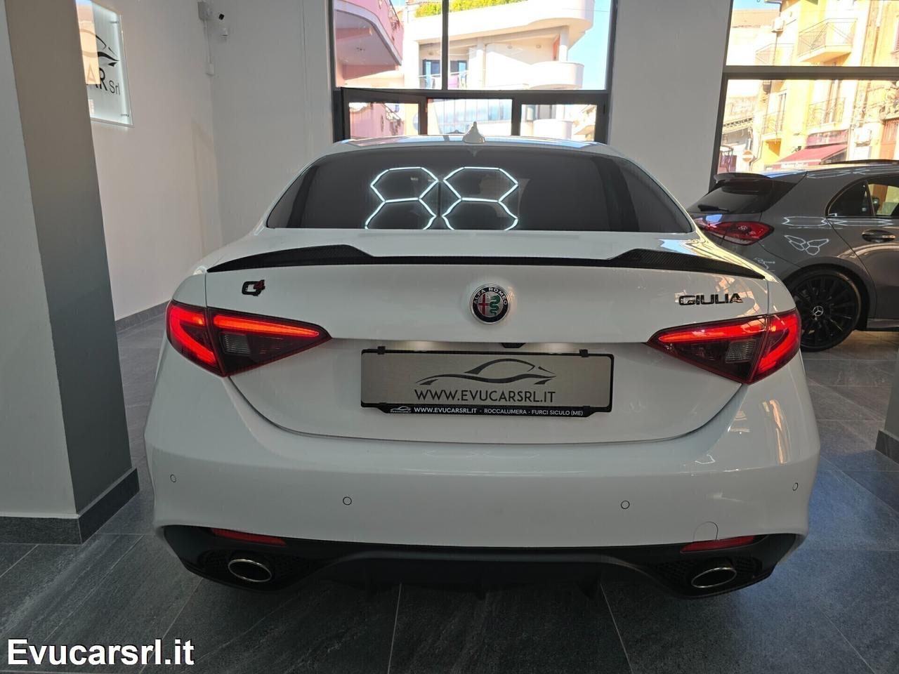 Alfa Romeo Giulia 2.0 Turbo 280 CV AT8 AWD Q4 Velo